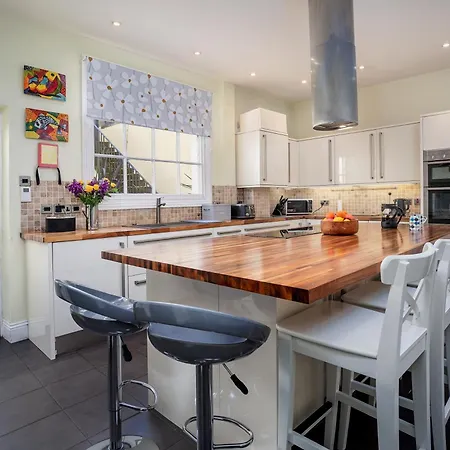 Tatil Evi Kings House - 6 Bedroom 4 Bathroom Sleeps 12 Close To And Town Scarborough