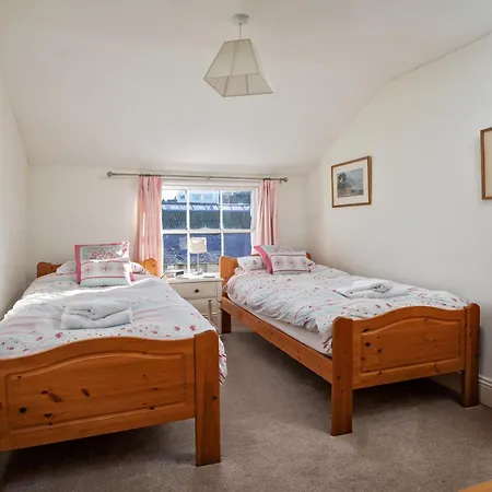 Kings House - 6 Bedroom 4 Bathroom Sleeps 12 Close To And Town Tatil Evi *