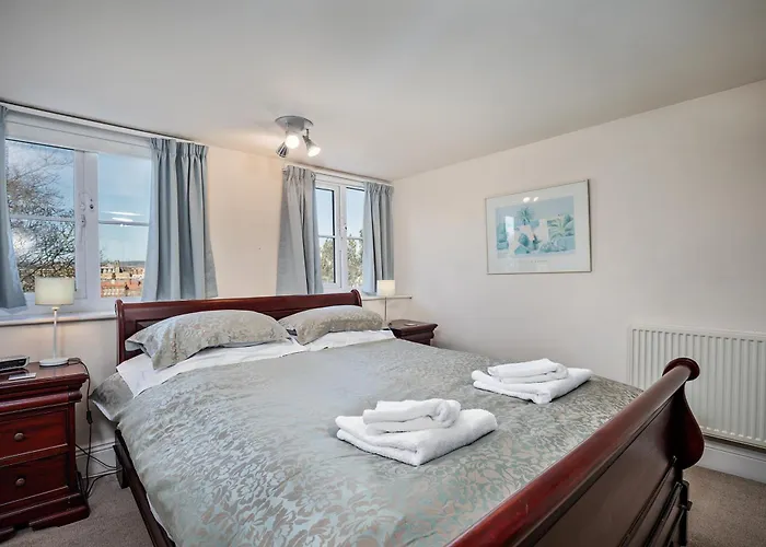 Kings House - 6 Bedroom 4 Bathroom Sleeps 12 Close To And Town * Scarborough