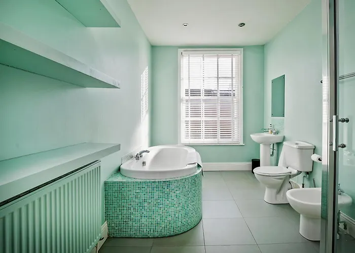 Dom wakacyjny Kings House - 6 Bedroom 4 Bathroom Sleeps 12 Close To And Town Scarborough