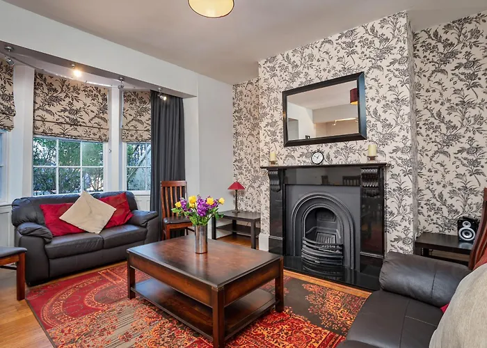 Kings House - 6 Bedroom 4 Bathroom Sleeps 12 Close To And Town *