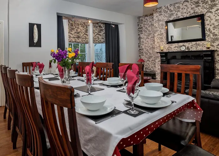 Dom wakacyjny Kings House - 6 Bedroom 4 Bathroom Sleeps 12 Close To And Town Scarborough