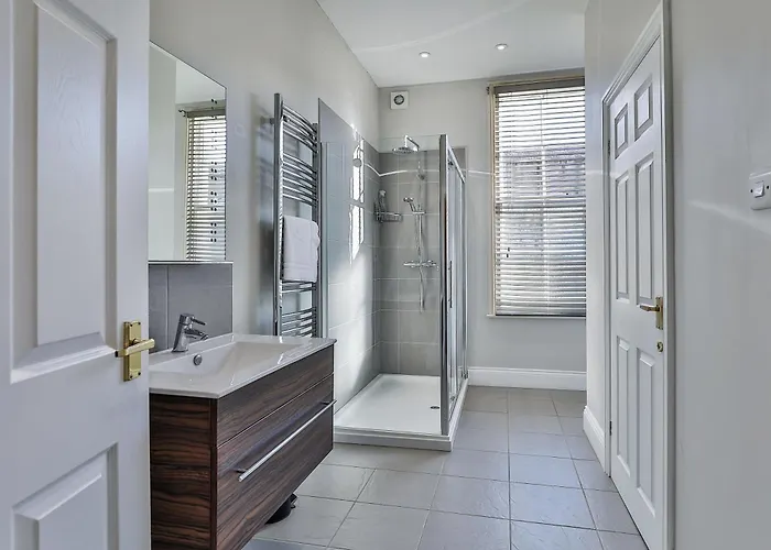 Dom wakacyjny Kings House - 6 Bedroom 4 Bathroom Sleeps 12 Close To And Town