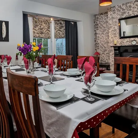 בית נופש Kings House - 6 Bedroom 4 Bathroom Sleeps 12 Close To And Town סקארבורו